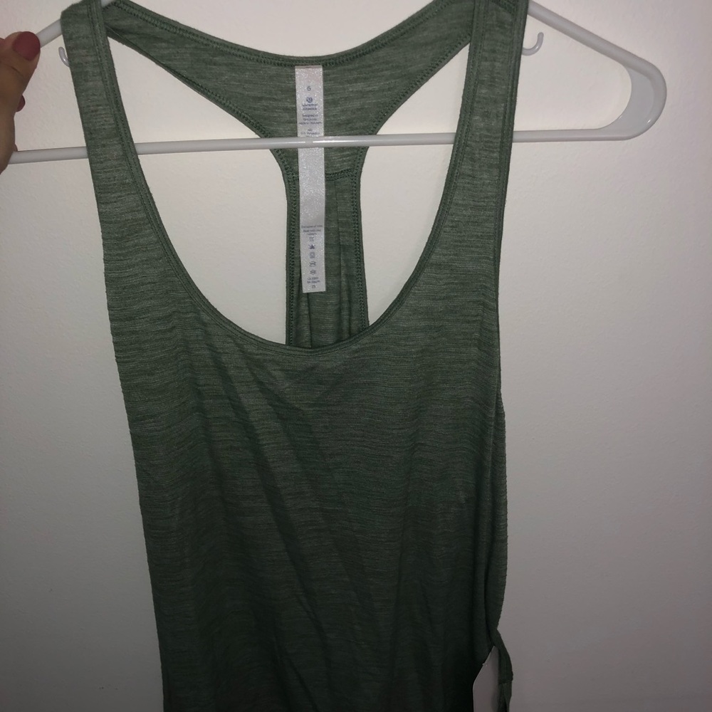 Lululemon tank top
